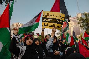 Demonstration In Iran Denouncing The Killing Of The Leader Of Hamas - Tehran