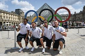 Paris 2024 - Olympic symbols in Paris FA