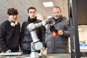 CHINA-NANJING-SCIENCE-HUMANOID ROBOTS (CN)