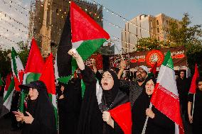 Demonstration In Iran Denouncing The Killing Of The Leader Of Hamas - Tehran