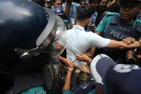 Fresh Violence Erupts In Student Protests - Dhaka