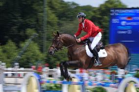 (PARIS2024)FRANCE-VERSAILLES-OLY-EQUESTRIAN