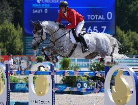 (PARIS2024)FRANCE-VERSAILLES-OLY-EQUESTRIAN