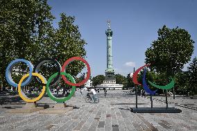 Paris 2024 - Olympic symbols in Paris FA