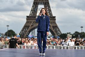 Paris 2024 - Fans welcome medalists at the Parc des Champions in Paris FA