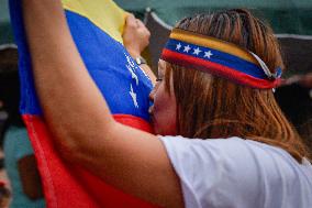 Venezuelans in Colombia during Presidential Elections