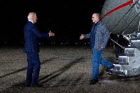 U.S. President Joe Biden and Vice President Harris greet hostages at Joint Base Andrews