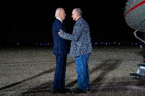 U.S. President Joe Biden and Vice President Harris greet hostages at Joint Base Andrews