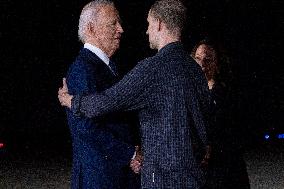 U.S. President Joe Biden and Vice President Harris greet hostages at Joint Base Andrews