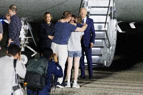 Biden And Harris Welcome Freed Prisoners