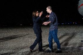 U.S. President Joe Biden and Vice President Harris greet hostages at Joint Base Andrews