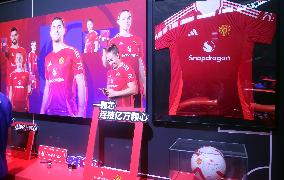 Qualcomm Snapdragon Sponsors Manchester United Jersey