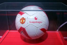 Qualcomm Snapdragon Sponsors Manchester United Jersey