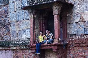 INDIA-NEW DELHI-LODI GARDENS-SCENERY