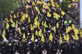 Hezbollah Fighters and Mourners Attend Funeral of Top Commander Fuad Shukr in Beirut