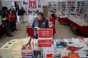 Daily Life In Mexico City