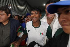 Prisca Awiti, Silver Medal Winner Arriving Mexico City Airport