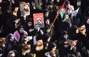 Hezbollah Fighters and Mourners Attend Funeral of Top Commander Fuad Shukr in Beirut