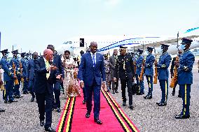 UGANDA-ENTEBBE-GABON TRANSITIONAL PRESIDENT-VISIT