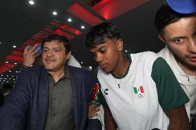 Prisca Awiti, Silver Medal Winner Arriving Mexico City Airport