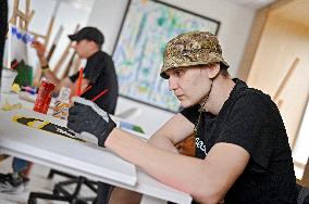 Art class for UNBROKEN Center patients in Lviv