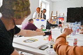 Art class for UNBROKEN Center patients in Lviv