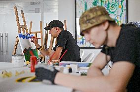 Art class for UNBROKEN Center patients in Lviv