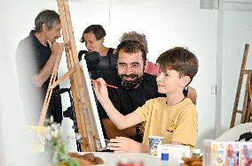 Art class for UNBROKEN Center patients in Lviv