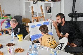 Art class for UNBROKEN Center patients in Lviv