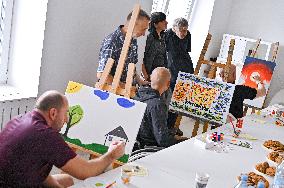 Art class for UNBROKEN Center patients in Lviv