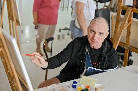 Art class for UNBROKEN Center patients in Lviv