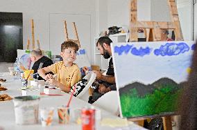 Art class for UNBROKEN Center patients in Lviv