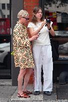 Exclu - Michelle Williams And Her Daughter Out - NYC