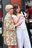 Exclu - Michelle Williams And Her Daughter Out - NYC