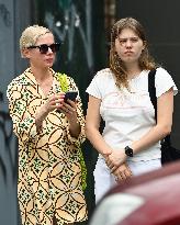 Exclu - Michelle Williams And Her Daughter Out - NYC