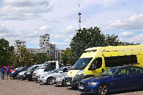 Cars from UK delivered for Kharkiv volunteers