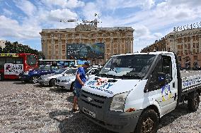 Cars from UK delivered for Kharkiv volunteers