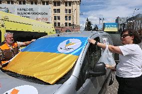 Cars from UK delivered for Kharkiv volunteers