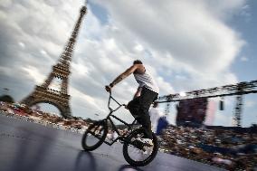 Paris 2024 - Bicycle riders performance at the Parc des Champions in Paris FA