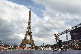 Paris 2024 - Bicycle riders performance at the Parc des Champions in Paris FA