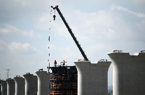 Nanchang-JiujiangIntercity Railway Sleeper Production