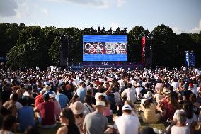 Supporters at Club France - Paris