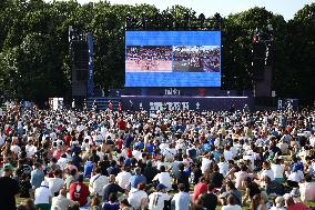 Supporters at Club France - Paris