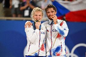 Paris 2024 - Medal Ceremony Tennis Double Mixte