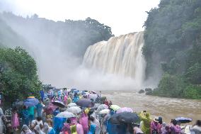 CHINA-GUIZHOU-ANSHUN-HUANGGUOSHU WATERFALL (CN)