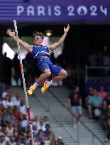 (PARIS2024) FRANCE-PARIS-OLY-ATHLETICS-POLE VALUT-MEN