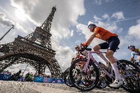 Paris 2024 -  Olympics cycling Race  (men)