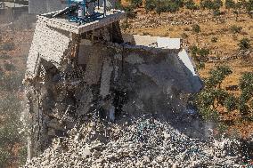 Israel Demolish Palestinian Homes In Nablus