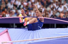 (PARIS2024) FRANCE-PARIS-OLY-ATHLETICS-POLE VAULT-MEN