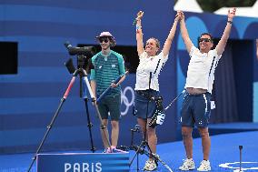 Paris 2024 - Lisa Barbelin of Team France wins bronze medal Archery